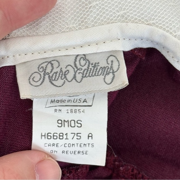 Vintage Rare Editions Velvet Baby Romper with Lace Collar and Embroidery Size 9m - Picture 5 of 6